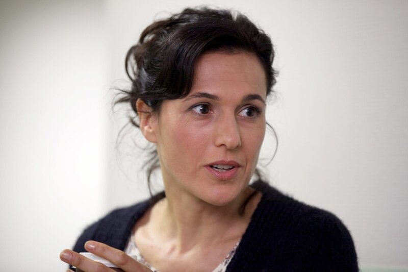 Eva Maria Neubauer (Nicky). – Bild: ORF/​SATEL-Film/​Stefan Haring