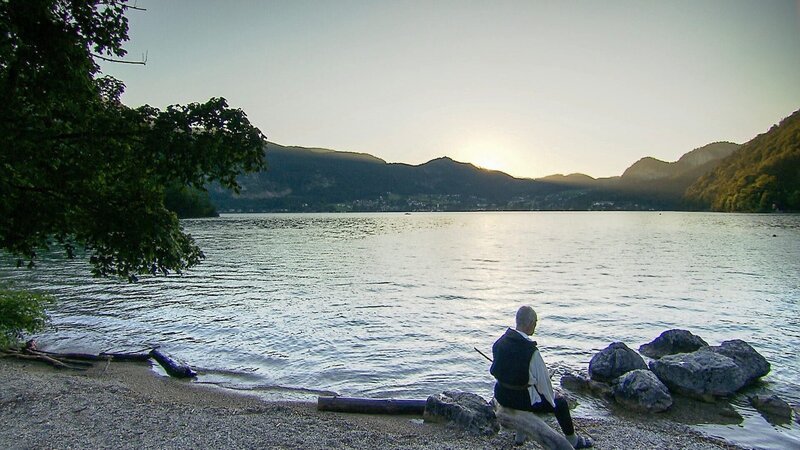 David Steindl-Rast am Wolfgangsee. – Bild: ORF/meta film/Robert Neumüller David Steindl-Rast am Wolfgangsee. – Bild: ORF/meta film/Robert Neumüller