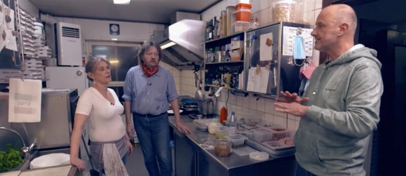 (v.l.n.r.) Verena; Hartmut Schütz; Frank Rosin – Bild: © Kabel Eins