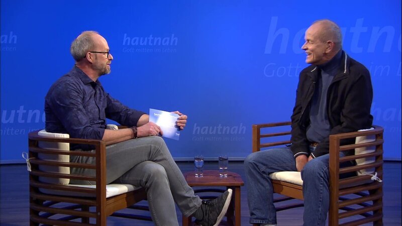 Moderator Detlef Eigenbrodt und Hans-Arved Willberg (r.) – Bild: @Bibel TV