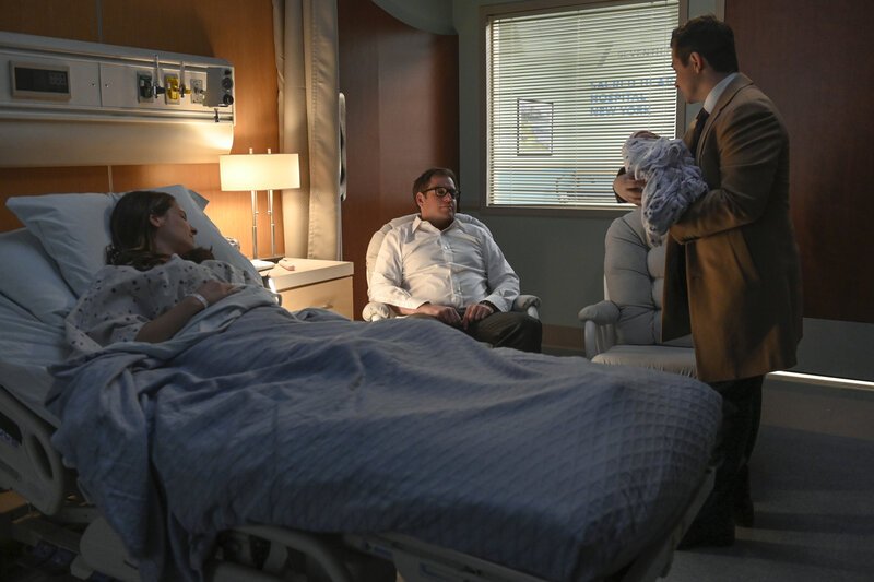 (v.l.n.r.) Isabella Colón (Yara Martinez); Dr. Jason Bull (Michael Weatherly); Benny Colón (Freddy Rodriguez) – Bild: CBS Broadcasting, Inc.