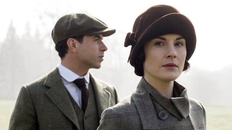 L-R: Anthony Gillingham (Tom Cullen) und Mary Crawley (Michelle Dockery) – Bild: RTS 1