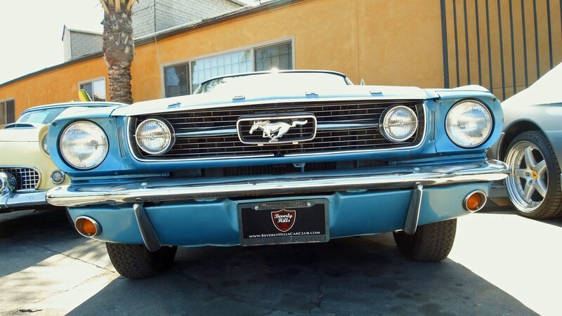 Bildunterschrift Dieter Thiel aus Wuppertal kauft für seine Kunden Oldtimer aus den USA und ist auf die Restauration von Ford Mustang spezialisiert. – Bild: N24DOKU