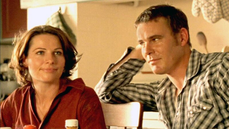 Claire McLeod (Lisa Chappell) und Alex Ryan (Aaron Jeffrey). – Bild: TVNOW