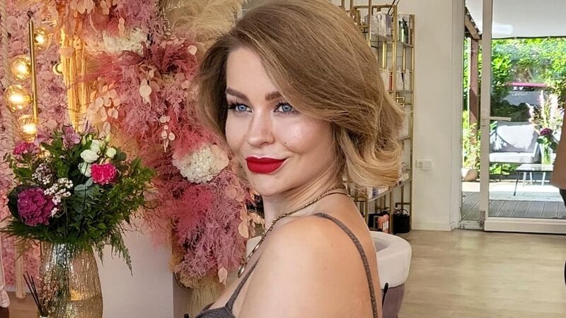 Kandidatin Julia – Bild: RTL /​ Constantin Ent.