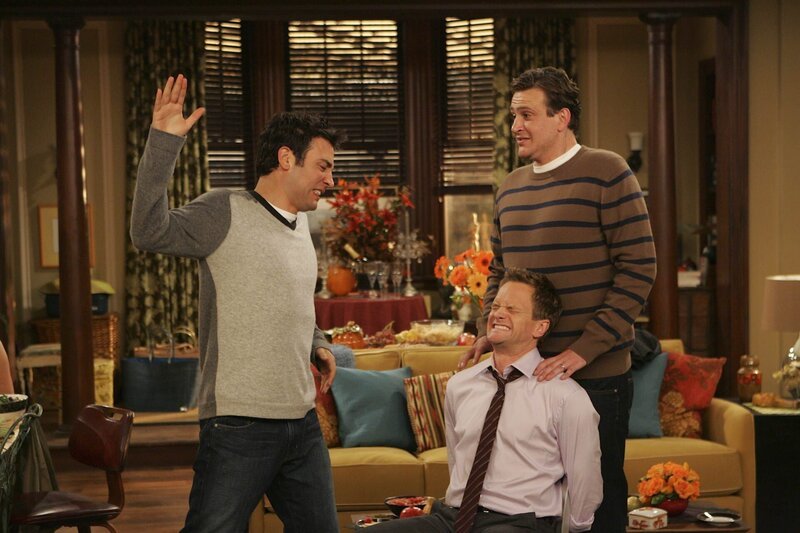 Die Rache der Ohrfeige: Ted (Josh Radnor, l.), Marshall (Jason Segel, M.) und Barney (Neil Patrick Harris, r.) … – Bild: 20th Century Fox International Television Lizenzbild frei