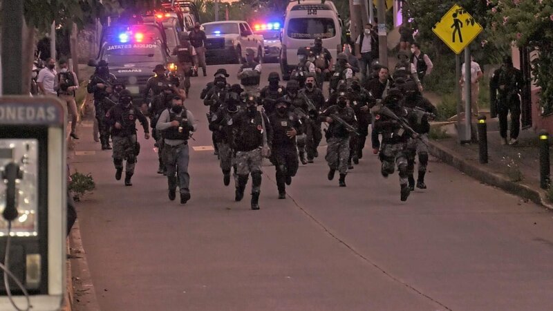 Polizei – Bild: RTL /​ OMAVA LLC