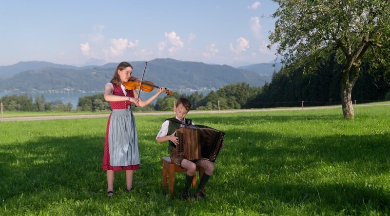 Musiker im Salzkammergut. – Bild: Ranfilm TV & Film Production GmbH