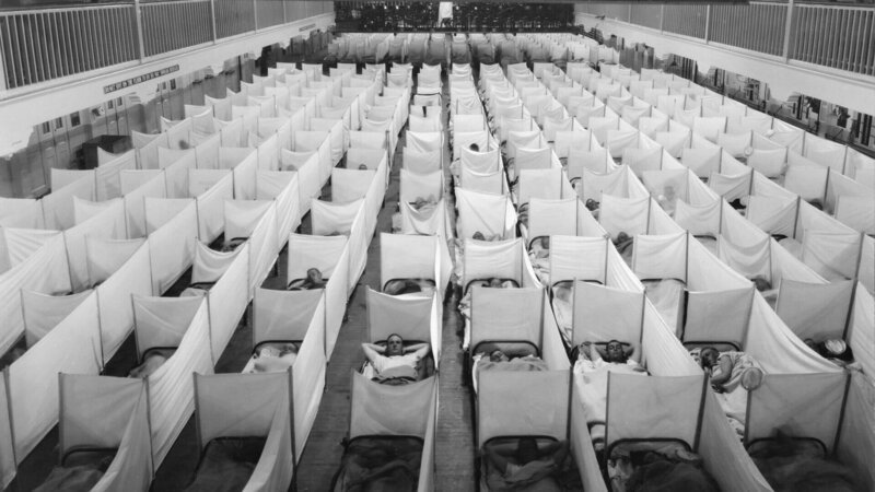 Kurz nach dem Ende des Ersten Weltkrieges bricht in Europa eine Grippe-Pandemie aus, die später als die „Spanische Grippe“ in die Geschichtsbücher eingehen wird und schätzungsweise 50 Millionen Todesopfer forderte. – Bild: ZDF Kurz nach dem Ende des Ersten Weltkrieges bricht in Europa eine Grippe-Pandemie aus, die später als die „Spanische Grippe“ in die Geschichtsbücher eingehen wird und schätzungsweise 50 Millionen Todesopfer forderte. – Bild: ZDF