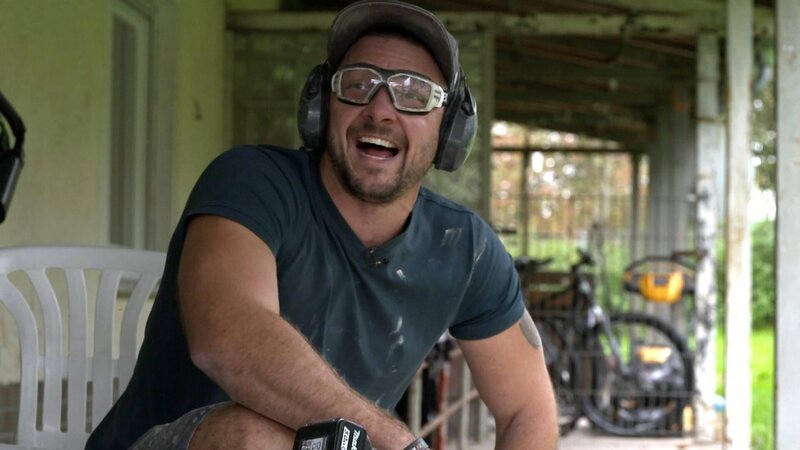 Mike Schopp – Bild: RTL/​Paloma TV /​ Bad – Viel Komfort für wenig Geld