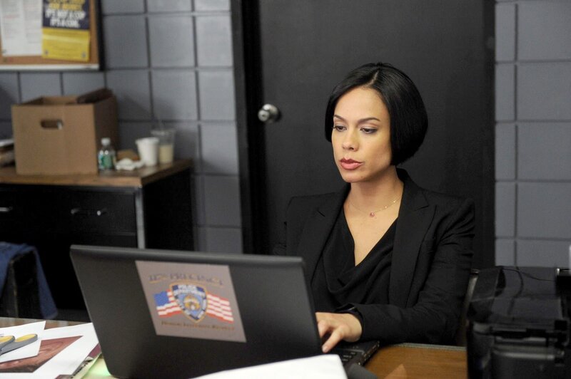 Daya Vaidaya – Bild: PLURIMEDIA (CBS /​ Heather Wines)