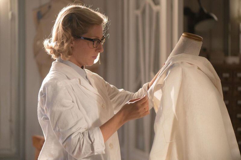 Rita (Cecilia Freire) macht sich Sorgen um Ana. – Bild: Manuel Fernández-Valdés/​BetaFilm