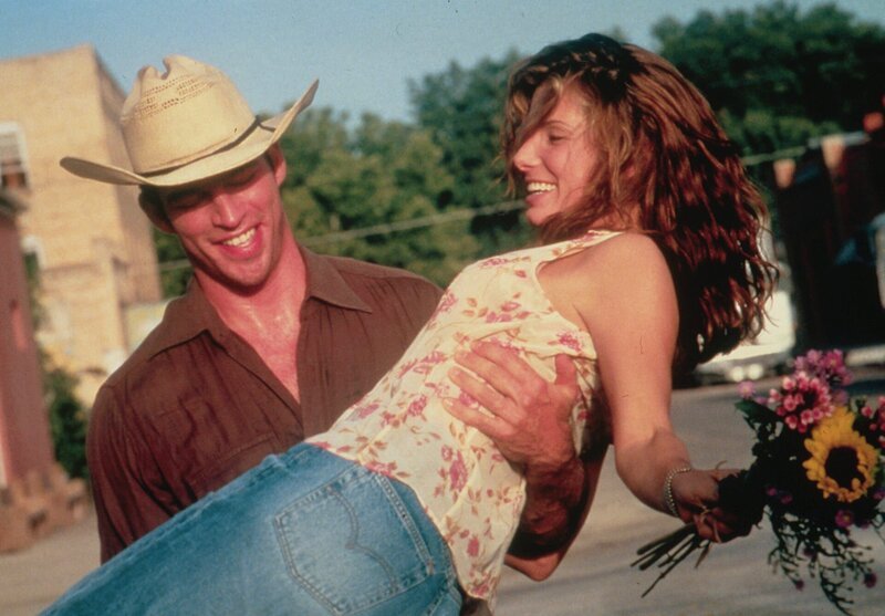 L-R: Justin Matisse (Harry Connick Jr.) und Birdee Pruitt (Sandra Bullock) – Bild: Disney Channel L-R: Justin Matisse (Harry Connick Jr.) und Birdee Pruitt (Sandra Bullock) – Bild: Disney Channel