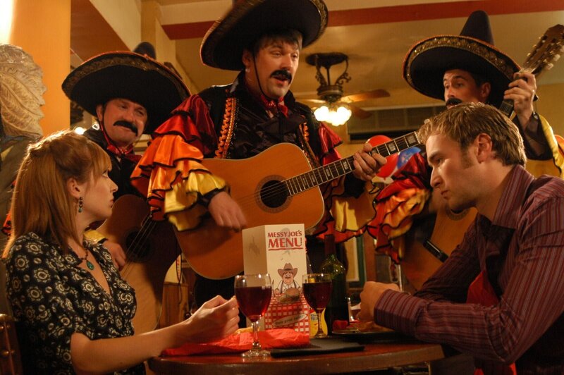 Jen Barber (Katherine Parkinson, l.) – Bild: Talkback and Channel 4