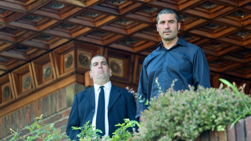 José Antonio (Álex García, r.) – Bild: AXN Black