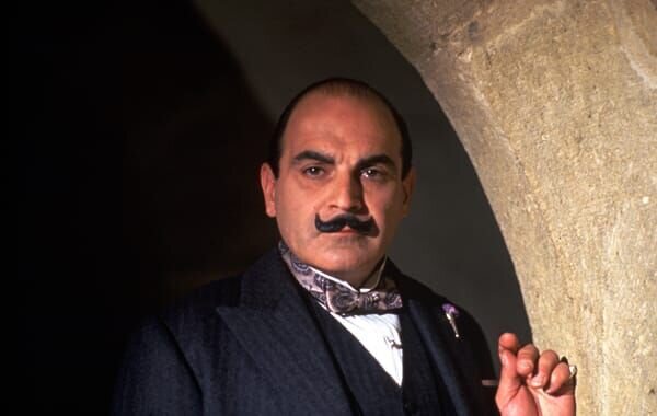 Hercule Poirot (David Suchet) – Bild: itvstudiosuk.com