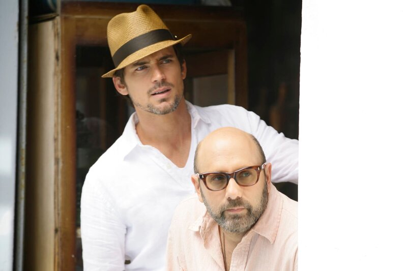 L-R: Neal Caffrey (Matthew Bomer) und Mozzie (Willie Garson) – Bild: USA Network /​ Javier Pesquera/​USA Network /​ Episodic /​ 2012 NBCUniversal, Inc.