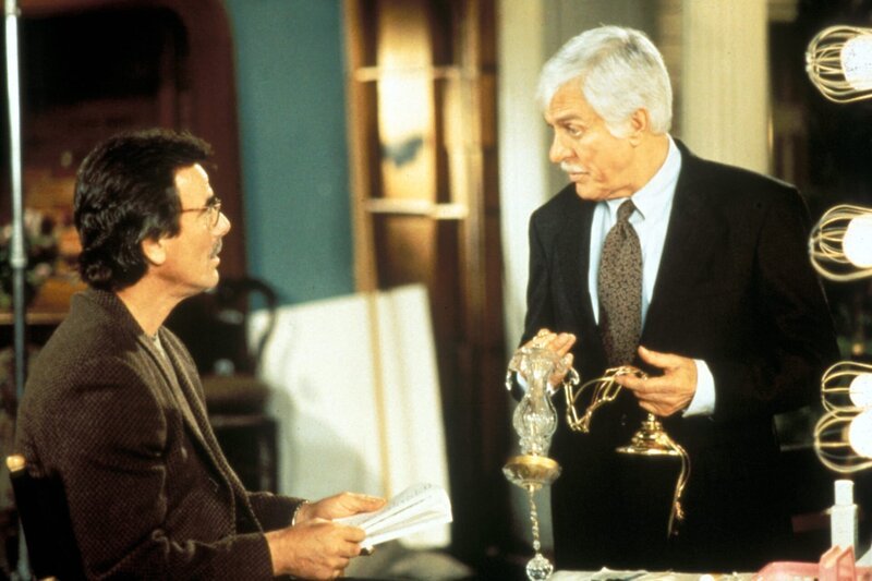 Eric Braden (Eric Braeden, l.); Dr. Mark Sloan (Dick Van Dyke, r.) – Bild: ViacomCBS
