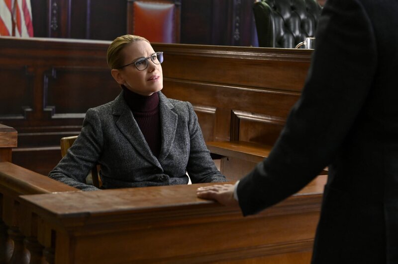 Pictured L-R: Julia Martin (Francie Swift) and Chunk Palmer (Chris Jackson) – Bild: 2017 CBS Broadcasting, Inc. All Rights Reserved /​ David Giesbrecht Lizenzbild frei