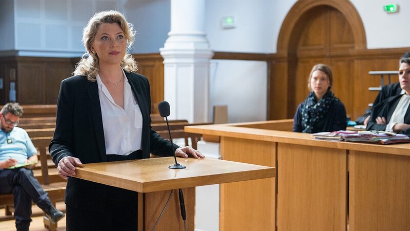 Candice Renoir (Cécile Bois) – Bild: AXN White