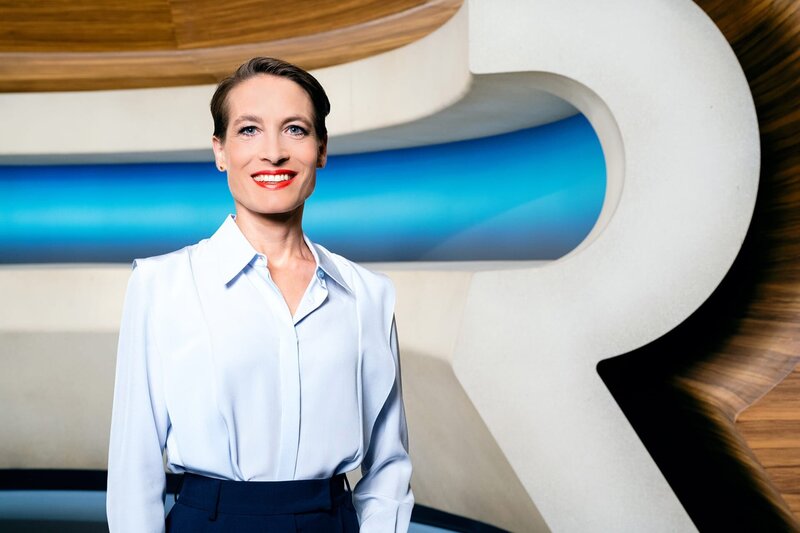 Franziska Ramser – Moderatorin Rundschau – Bild: SRF/​Oscar Alessio