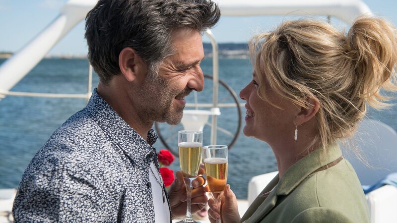 David Canovas (Stéphane Blancafort) und Candice Renoir (Cécile Bois) – Bild: AXN White