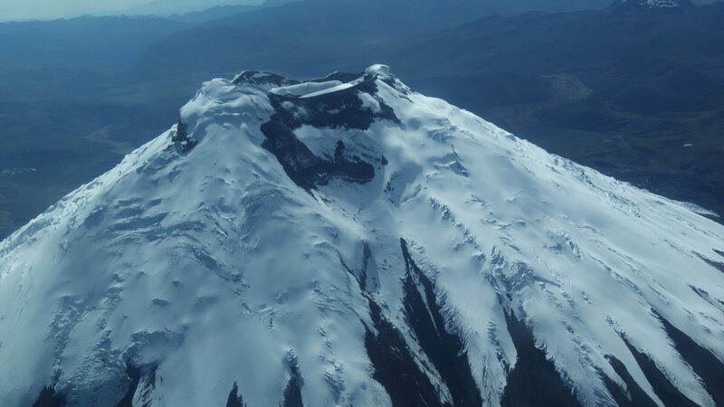 Der Cotopaxi in Ecuador wird permanent von Wissenschaftlern überwacht. – Bild: ZDF und Jochen Schmoll