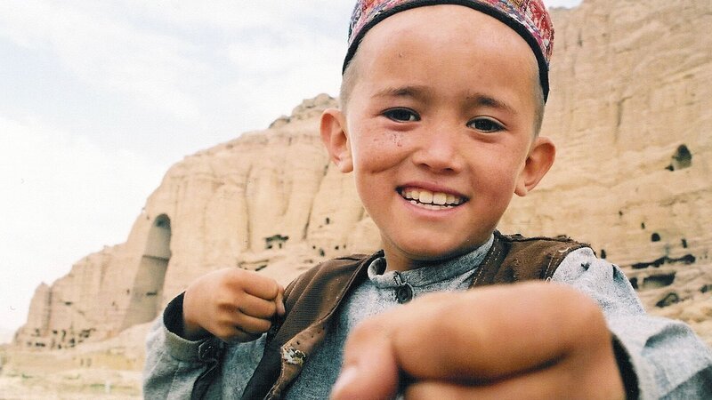 Mir in Bamiyan, August 2002: Von klein auf hat ihn die Kamera begleitet. – Bild: Phil Grabsky/​Seventh Art Productions