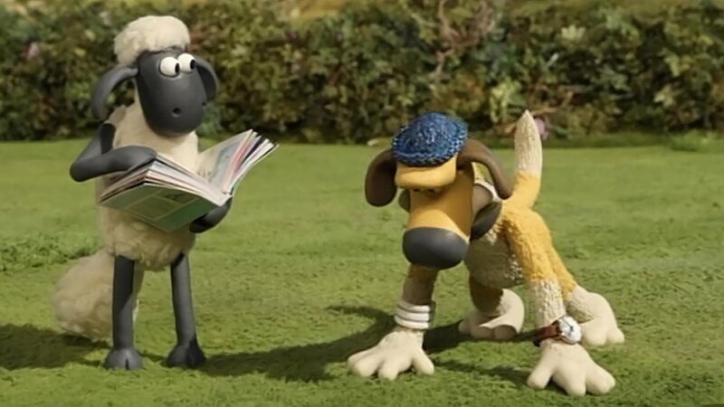 Shaun als Personaltrainer für Bitzer. Da kann nichts mehr schief gehen. – Bild: WDR/​Aardman Animation Ltd./​BBC
