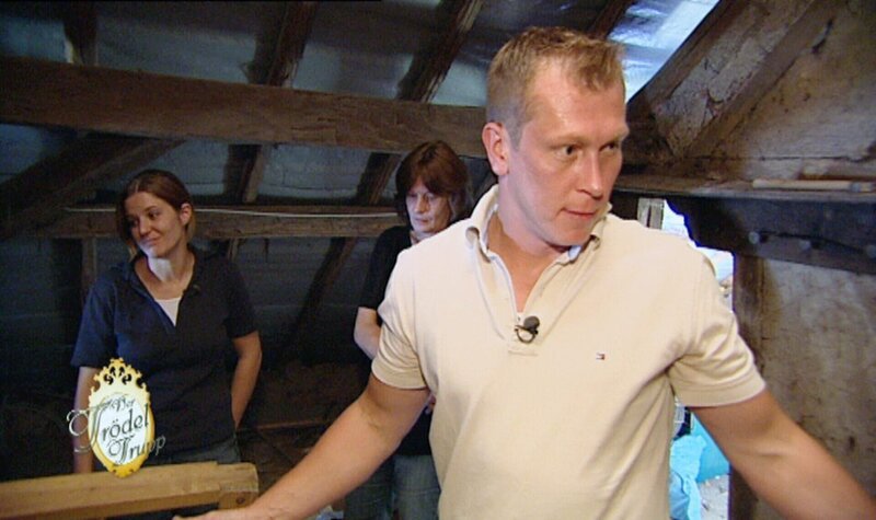 Trödelprofi Otto ist beinahe sprachlos über den ganzen Müll, den die Familie in vielen Jahren angesammelt aber nie entsorgt hat.. – Bild: RTL Zwei