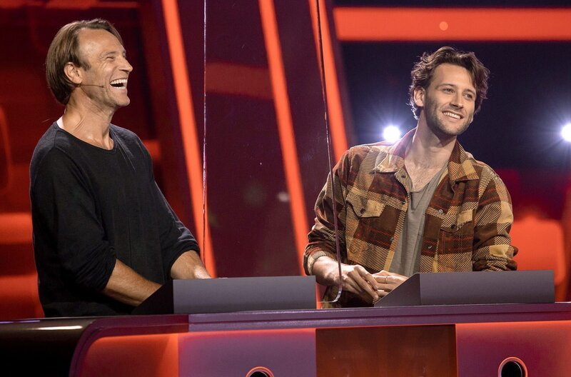 Die Kandidaten des Teams „Bettermann“: Schauspieler Bernhard Bettermann (l.) mit Sohn Tim Bettermann (r.), ebenfalls Schauspieler. – Bild: ARD/​Uwe Ernst