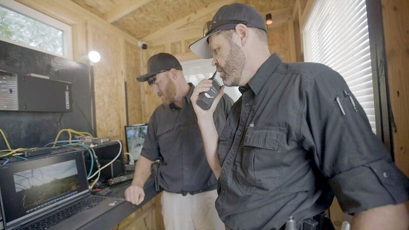 L-R: Kaleb Bench, Bryant ’Dragon – Bild: THE HISTORY CHANNEL /​ Prometheus Entertainment