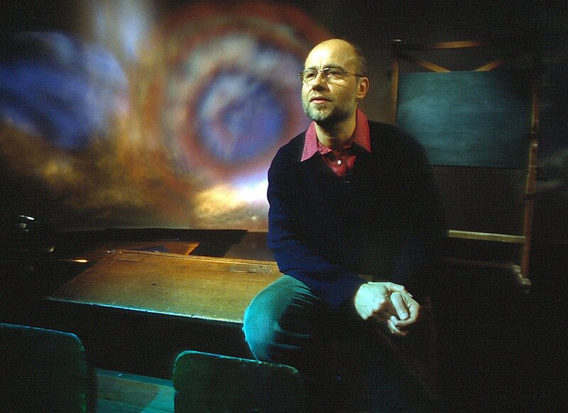 Anne (Anamaria Vartolomei, Mi.) genießt die Freiheit und Leichtigkeit ihrer Studienzeit – die ihr bald abrupt genommen wird. – Bild: ARTE F /​ Manuel Moutier/​Rectangle Productions/​France 3 Cinéma/​Wild Bunch/​Srab Films