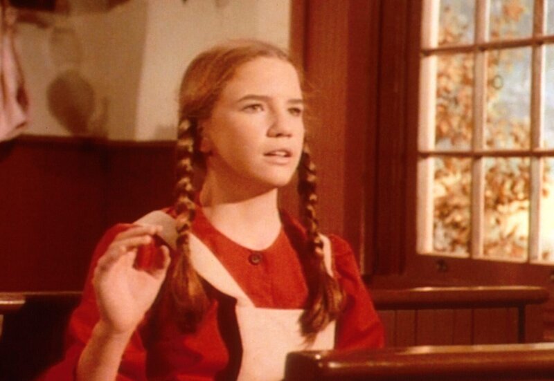 Laura (Melissa Gilbert) hat große Schwierigkeiten, die Prüfungsfragen zu beantworten … – Bild: Worldvision Lizenzbild frei