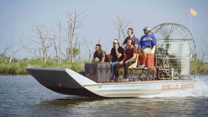 Justin and Emiliano sitting on a fan boat. – Bild: Science Channel /​ Discovery Communications, LLC