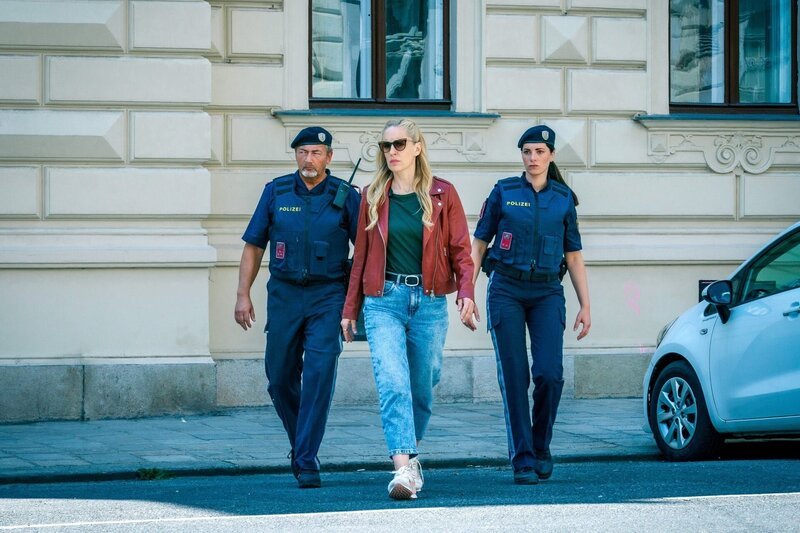 Penny Lanz (Lilian Klebow, m.) – Bild: Satel Film /​ ORF /​ Petro Domenigg