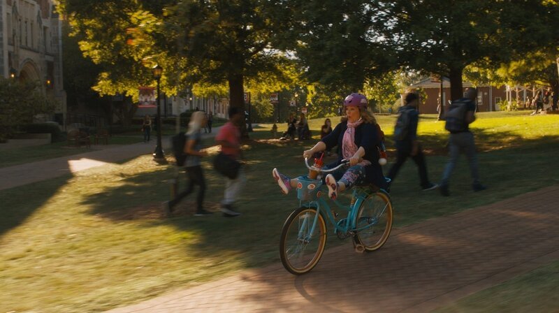 Deanna (Melissa McCarthy) – Bild: port.hu Deanna (Melissa McCarthy) – Bild: port.hu