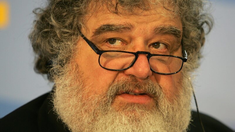 FRANKFURT/​MAIN, Germany: Chairman of the FIFA Organising Committee for the Confederations Cup Chuck Blazer addresses a press conference in Frankfurt. The Confederations Cup kicks off 15 June. – Bild: AFP
