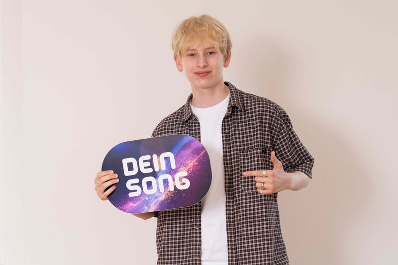 Kandidat Theodor (16), Song: „Lies over lies“ – Bild: ZDF/​Andrea Enderlein