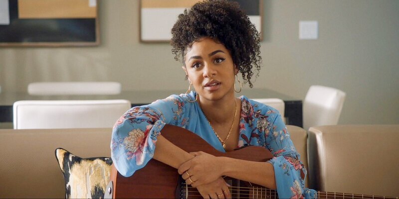 Chelsea Tavares (Patience). – Bild: ORF/​PRO7/​Warner/​The CW