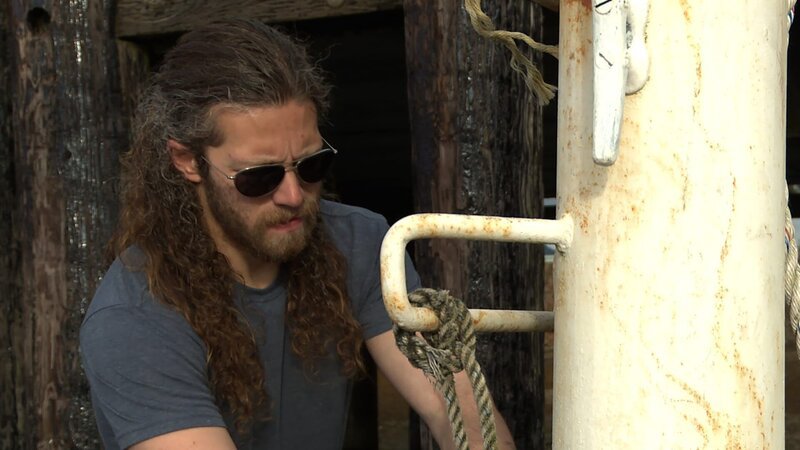 Bam Brown working on the Integrity. – Bild: Discovery Channel /​Discovery Communications