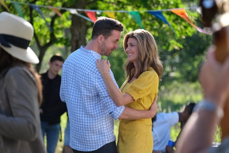 Adam Schuyler (Peter Benson, m.l.), Winona Applegate (Julia Benson, m.r.) – Bild: TM and The Walt Disney Company Adam Schuyler (Peter Benson, m.l.), Winona Applegate (Julia Benson, m.r.) – Bild: TM and The Walt Disney Company