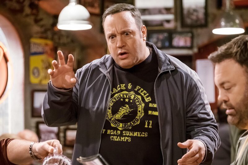 Kevin Gable (Kevin James), Mott (Christopher Brian Roach, r.) +++ – Bild: RTL /​ © 2016 Sony Pictures Television Inc. and CBS Studios Inc. All Rights Reserved.