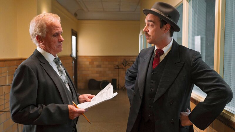 Walt Disney (Jason Gaignard, r.) – Bild: A+E NETWORKS