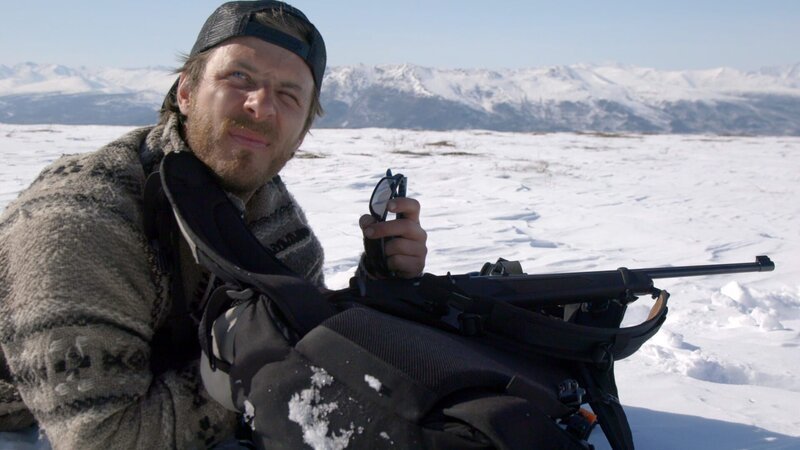 Johnny Rolfe jagt im Winter Schneehühner. (National Geographic) – Bild: National Geographic /​ National Geographic
