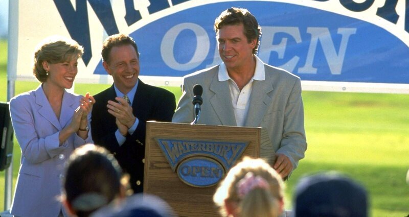 Dem snobistischen Profi Shooter McGavin (Christopher McDonald) ist Happy Gilmore natürlich ein Dorn im Auge..Dem snobistischen Profi Shooter McGavin (Christopher McDonald) ist Happy Gilmore natĂĽrlich ein Dorn im Auge.. – Bild: RTL II Dem snobistischen Profi Shooter McGavin (Christopher McDonald) ist Happy Gilmore natürlich ein Dorn im Auge..Dem snobistischen Profi Shooter McGavin (Christopher McDonald) ist Happy Gilmore natĂĽrlich ein Dorn im Auge.. – Bild: RTL II