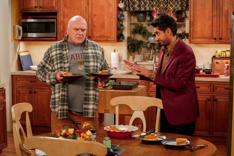 Art (Dean Norris, l.); Al (Adhir Kalyan, r.) – Bild: CBS Broadcasting, Inc.