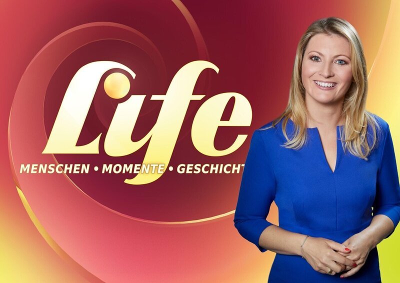Annika Begiebing moderiert das Magazin „Life – Menschen, Momente, Geschichten“ bei RTL. – Bild: RTL