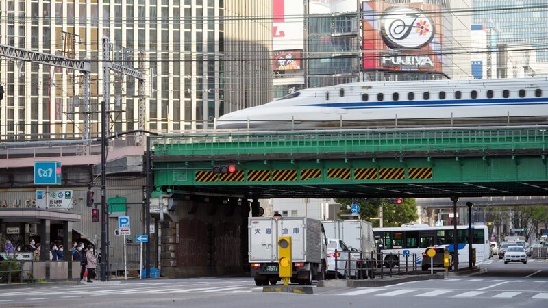 Täglich fahren am Bahnhof Tokio die Shinkansen Züge ein und aus. – Bild: Curiosity Channel