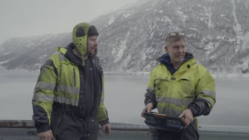 Thord and Tor Steinar by the fjord. (National Geographic) – Bild: 2020 NGC NETWORK INTERNATIONAL, LLC. All rights reserved. Lizenzbild frei